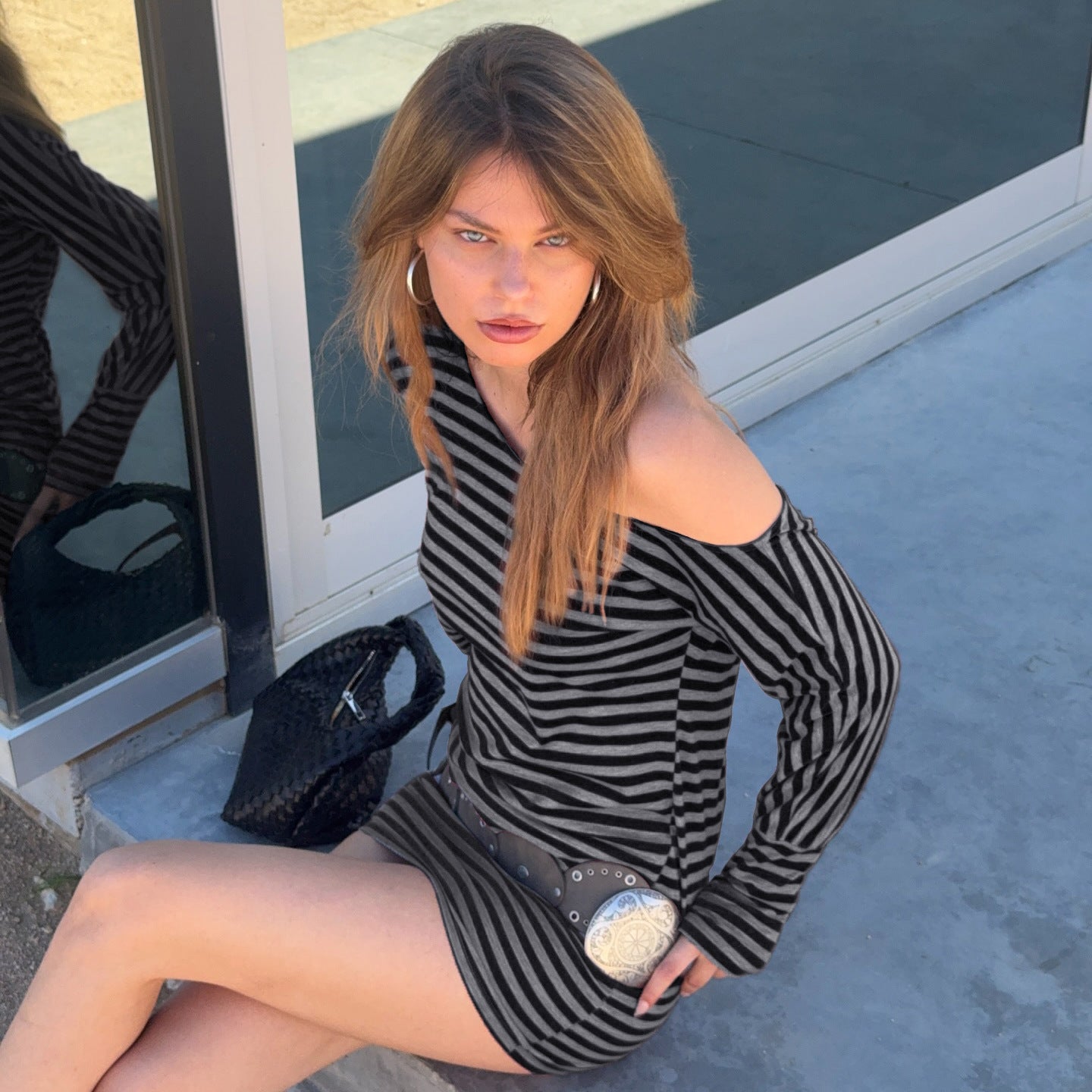 Casual Off-the-Shoulder Striped Long-Sleeved Dress Women's Design Sense Waist-Cinching Short Skirt Bodycon Dress