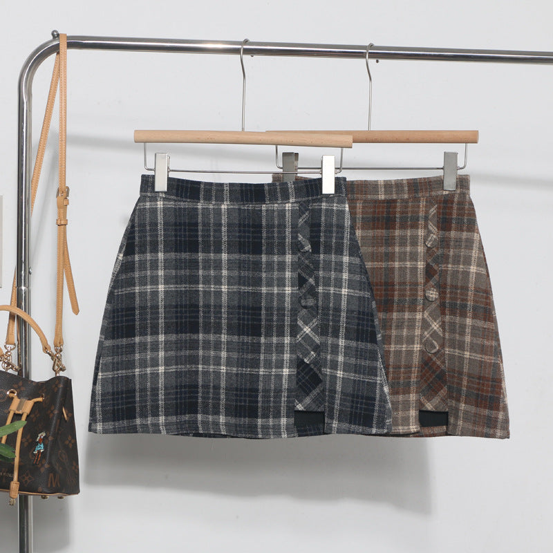 Grid patterned hip hugging irregular high waisted A-line short skirt