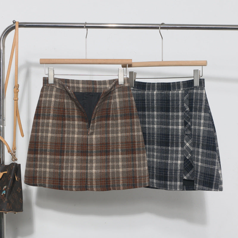 Grid patterned hip hugging irregular high waisted A-line short skirt
