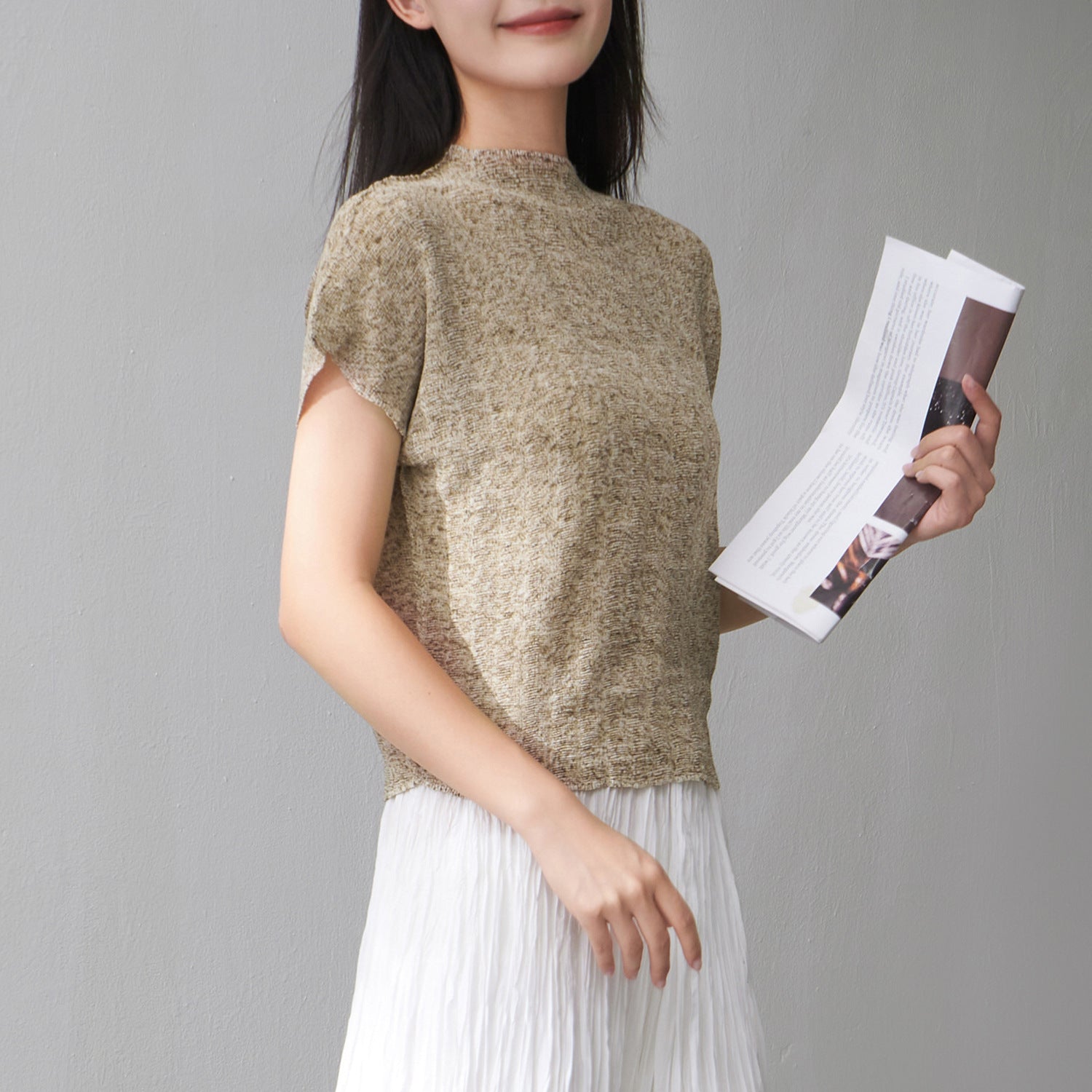 High elasticity round neck T-shirt for women
