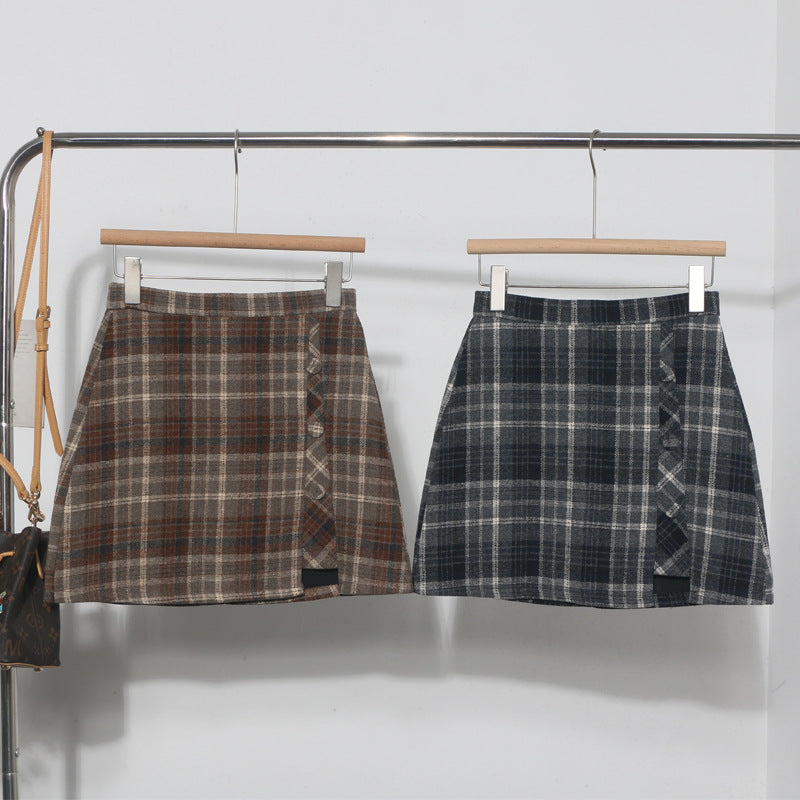 Grid patterned hip hugging irregular high waisted A-line short skirt