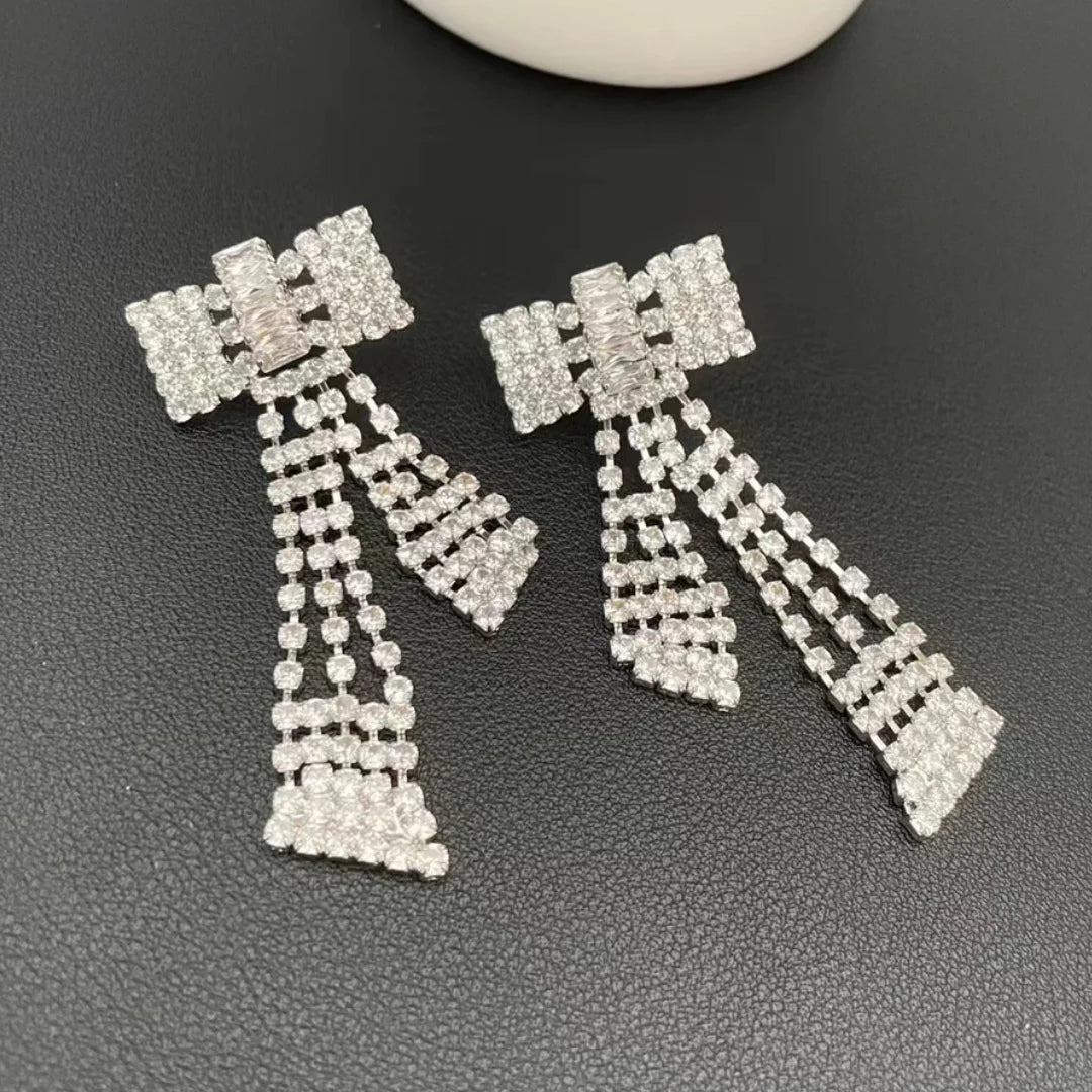 Niche brand retro fashion bow zircon earrings