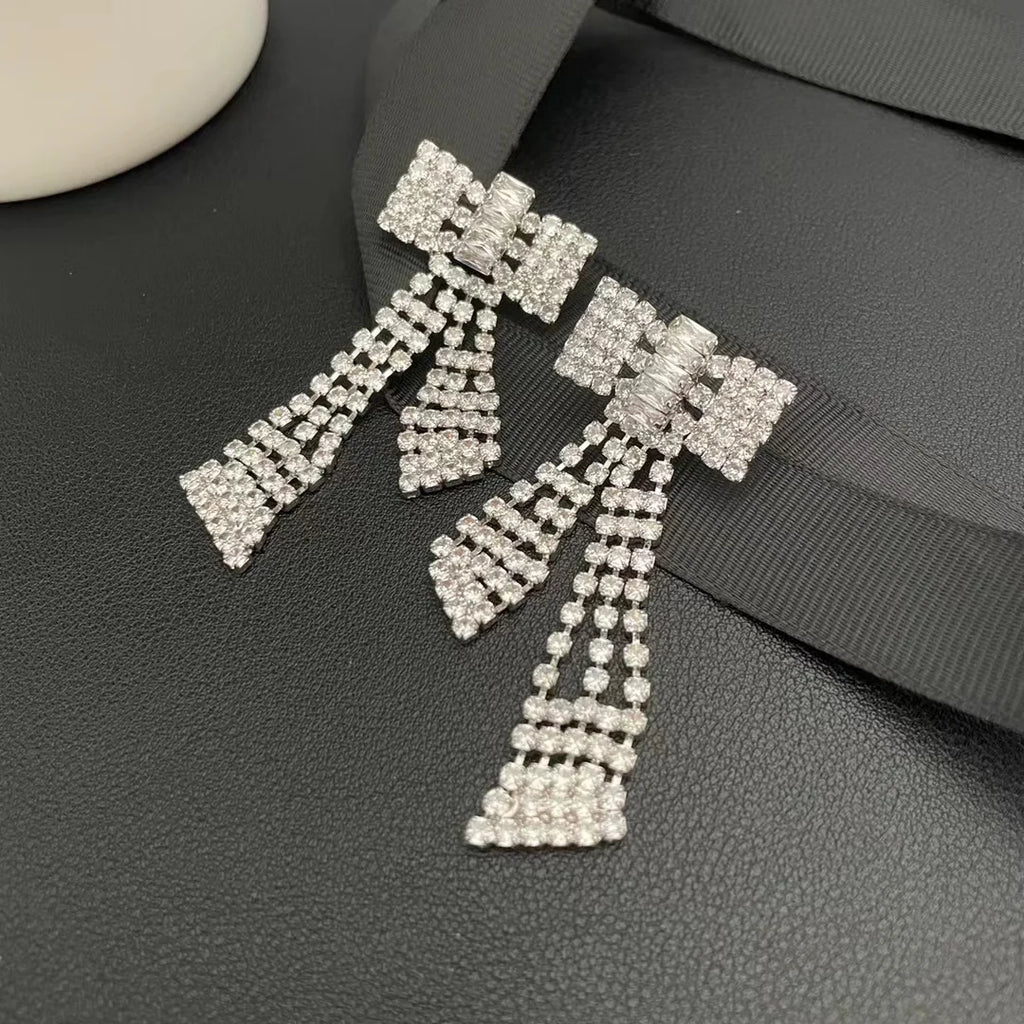 Niche brand retro fashion bow zircon earrings